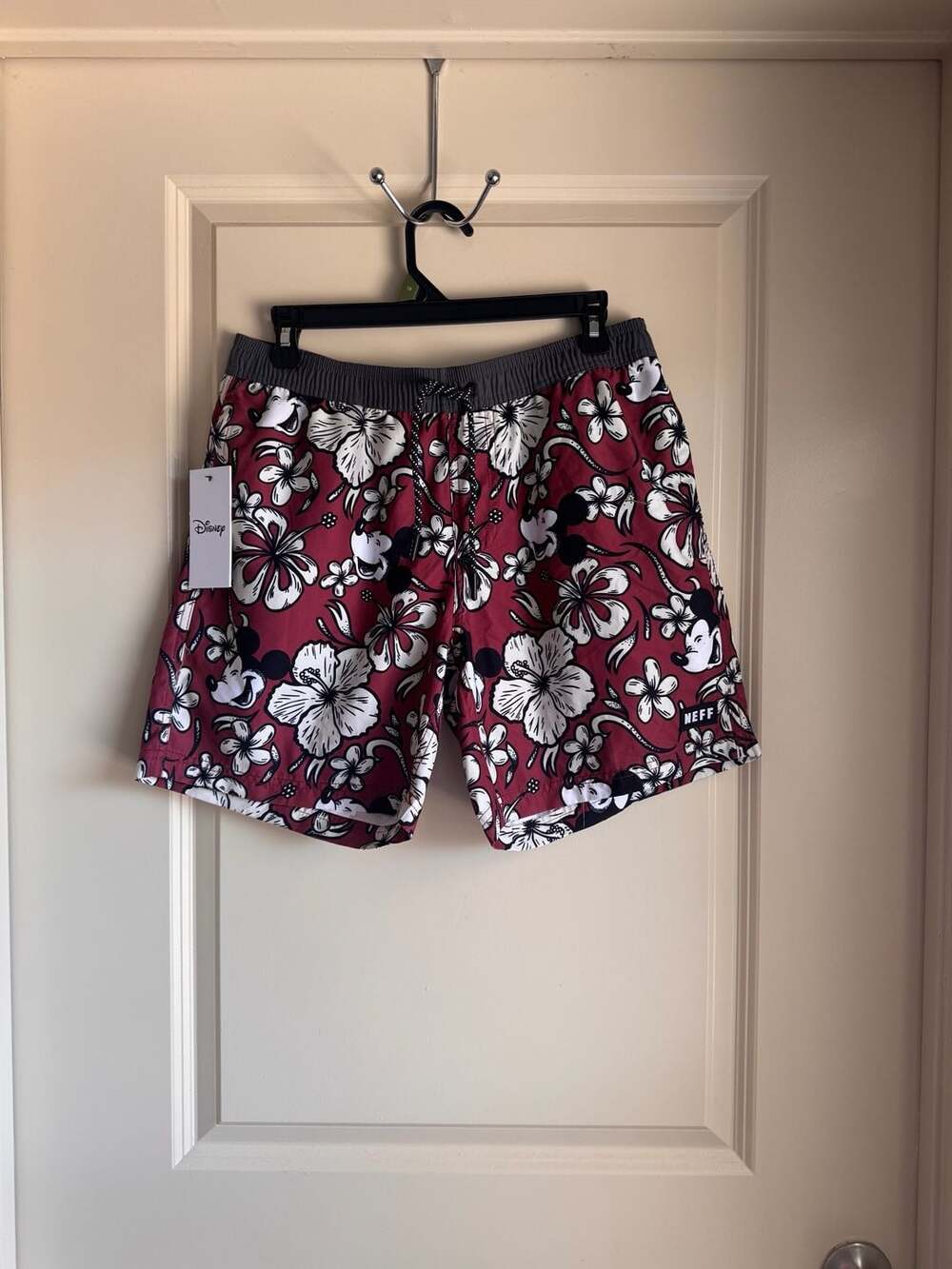 Neff Disney Tropic Mouse Hibiscus Volley Shorts Burgundy Men's Size S New